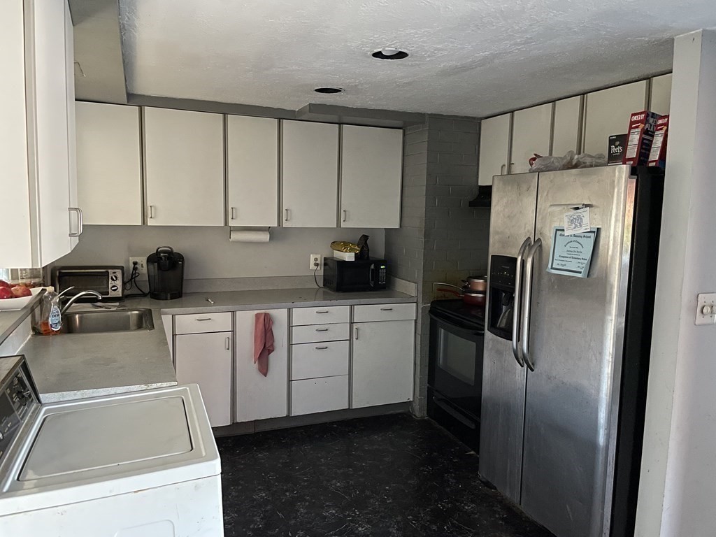 9 Terri Road Framingham, MA 01701 - Photo 5 of 23