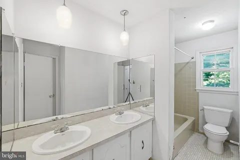 $550,000 | 6701 Heatherford Court, Derwood, MD 20855