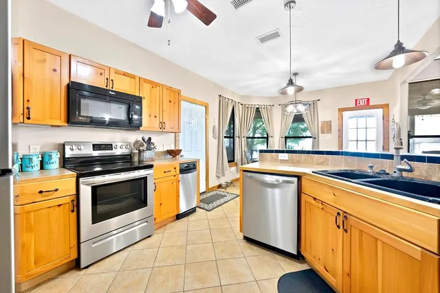 $729,999 | 110 Jeffrey Circle, Gun Barrel City, TX 75156