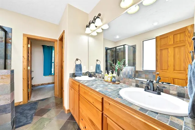 $729,999 | 110 Jeffrey Circle, Gun Barrel City, TX 75156