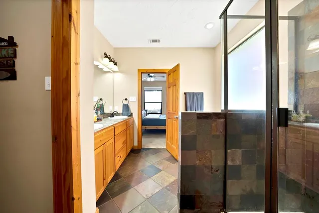 $729,999 | 110 Jeffrey Circle, Gun Barrel City, TX 75156