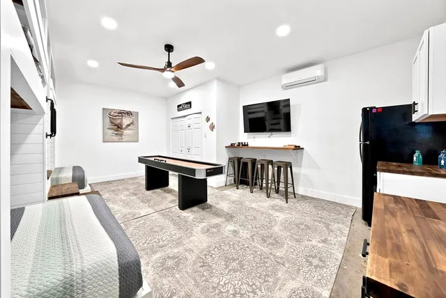 $729,999 | 110 Jeffrey Circle, Gun Barrel City, TX 75156