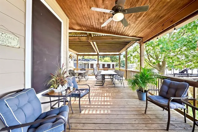 $729,999 | 110 Jeffrey Circle, Gun Barrel City, TX 75156