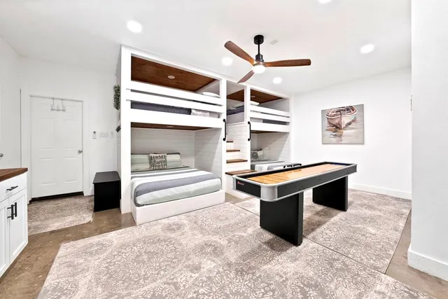 $729,999 | 110 Jeffrey Circle, Gun Barrel City, TX 75156