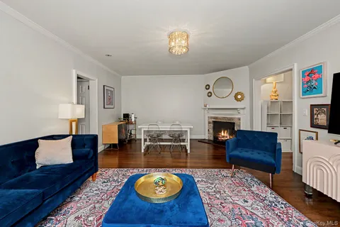 $349,000 | 68 East Hartsdale Avenue, Unit 2L, Hartsdale, NY 10530