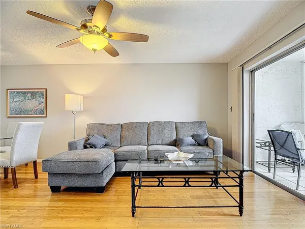 $1,295 | 175 Turtle Lake Court, Unit 310, Naples, FL 34105