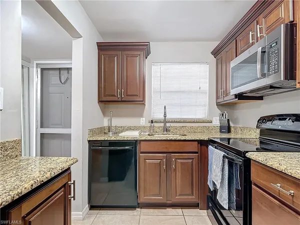 $1,295 | 175 Turtle Lake Court, Unit 310, Naples, FL 34105