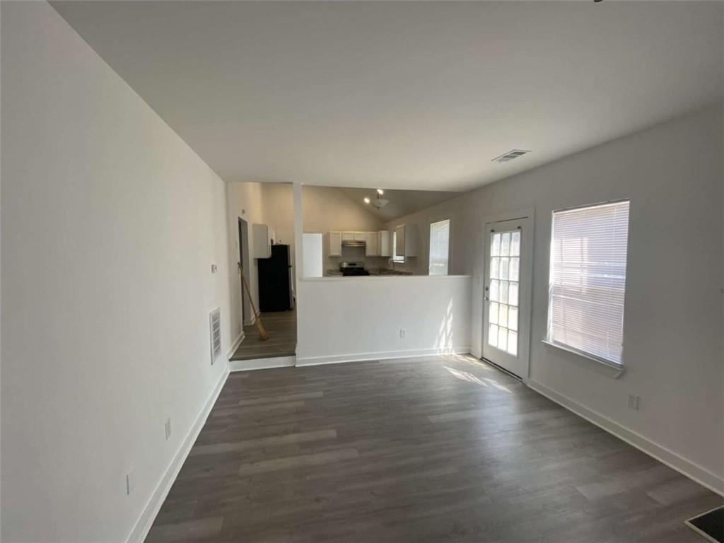 2761 Rambling Way Lithonia, GA 30058 - Photo 5 of 15