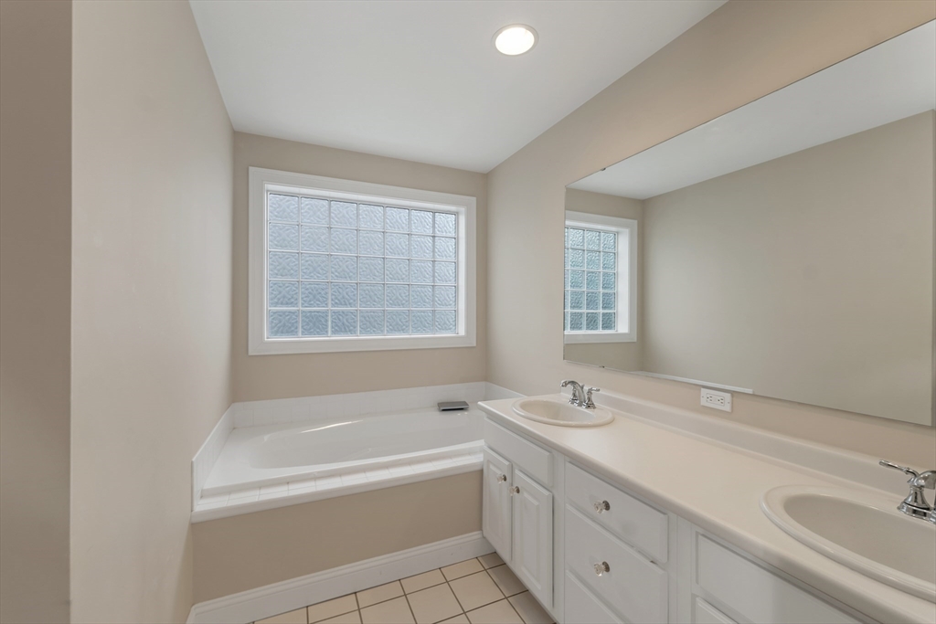 20 Hampton Meadows, Unit 20 Hampton, NH 03842 - Photo 23 of 40