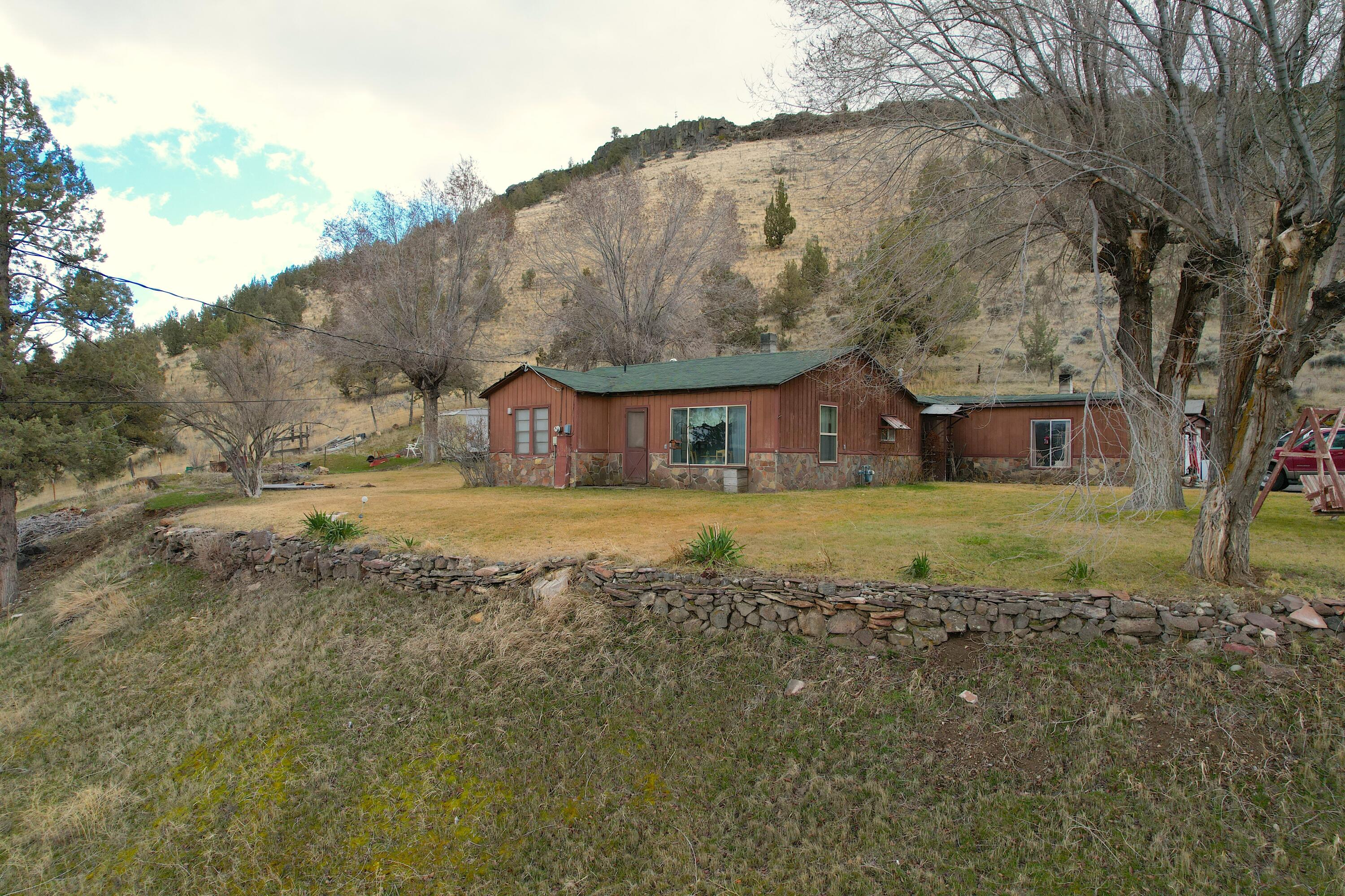 902 Southwest Crestview Road Prineville, OR 97754 - Photo 1 of 51 Street View