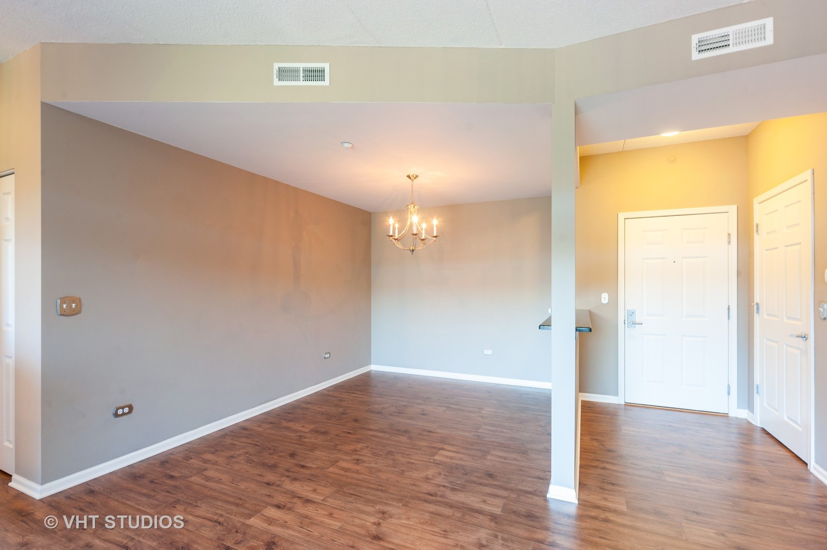 511 Prestwick Lane, Unit 305 Wheeling, IL 60090 - Photo 2 of 20