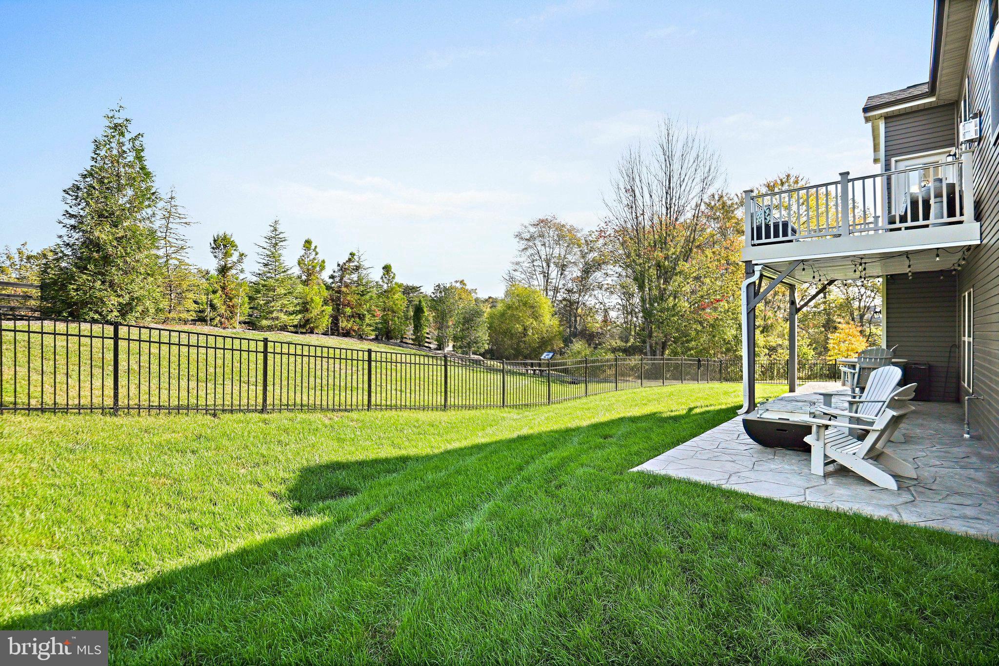 15788 Gardenia Rdg Way Haymarket, VA 20169 - Photo 44 of 50 a view of a garden with staircase
