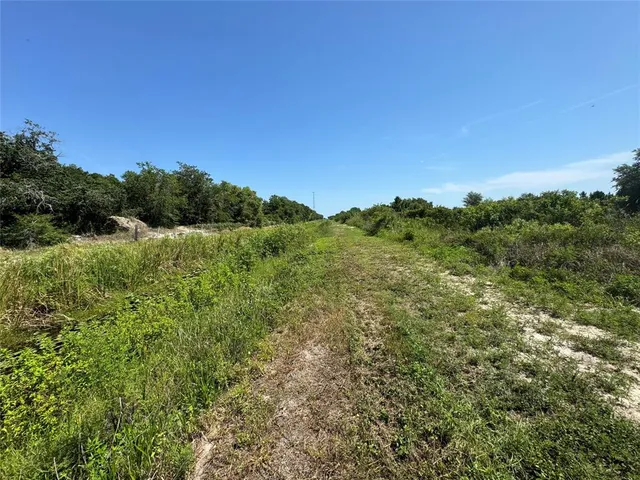 a view of entryway with lake view
