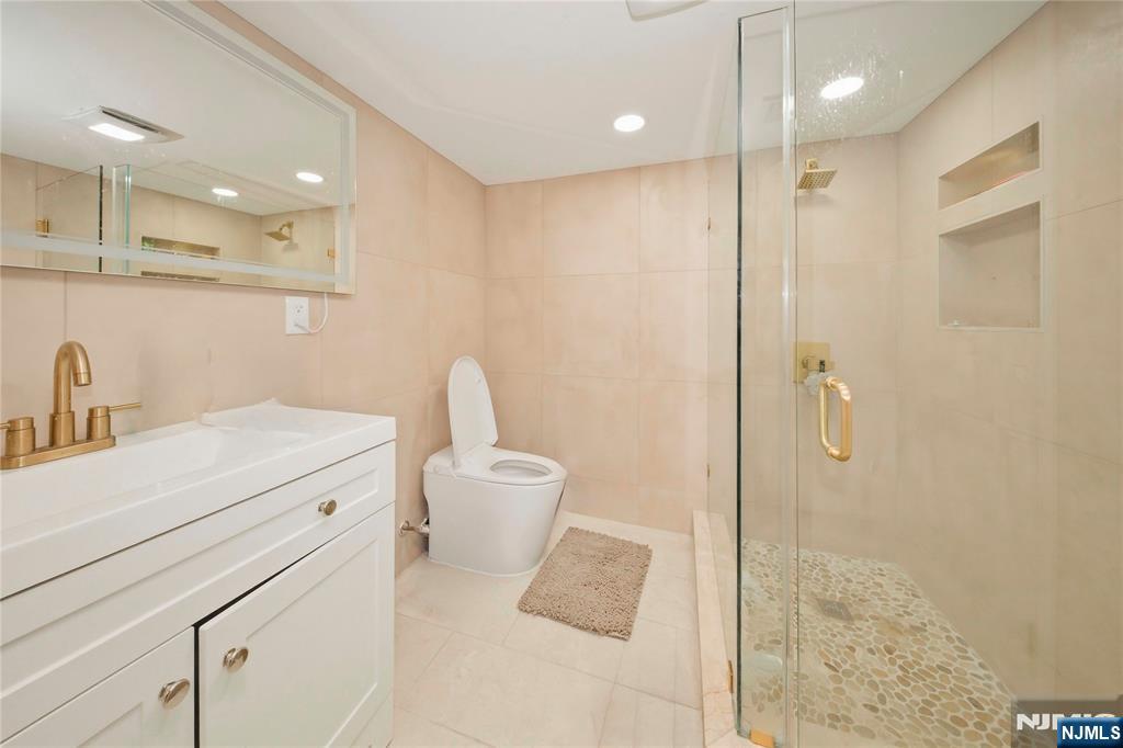 596 Moonachie Avenue Wood-Ridge, NJ 07075 - Photo 11 of 14