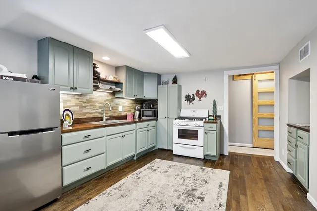 $425,000 | 11471 West Leland Avenue, Beach Park, IL 60099