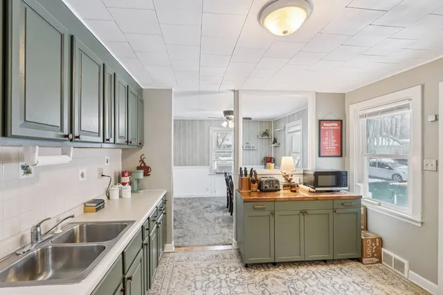 $425,000 | 11471 West Leland Avenue, Beach Park, IL 60099