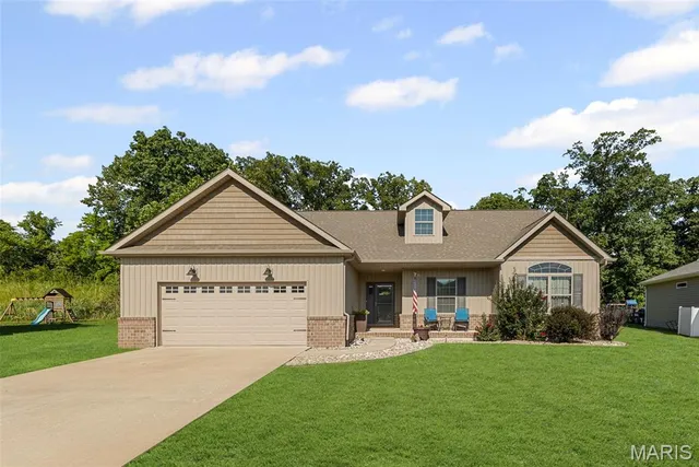 $389,000 | 972 Half Moon Lane, Caseyville, IL 62232