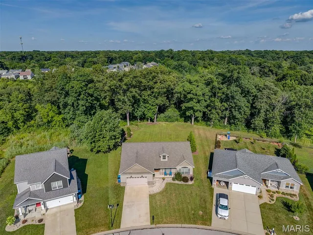 $389,000 | 972 Half Moon Lane, Caseyville, IL 62232