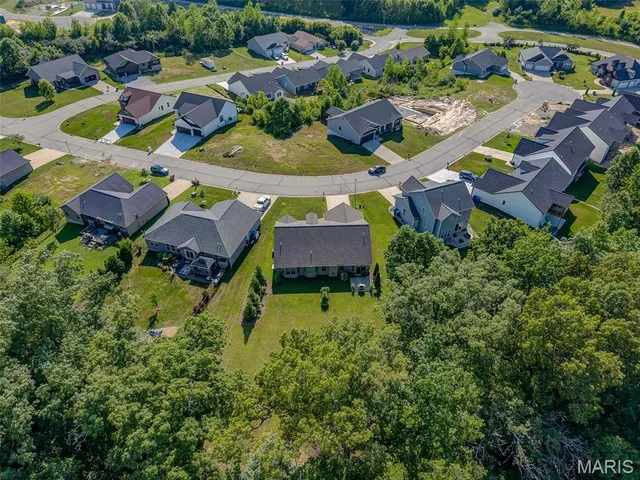 $389,000 | 972 Half Moon Lane, Caseyville, IL 62232