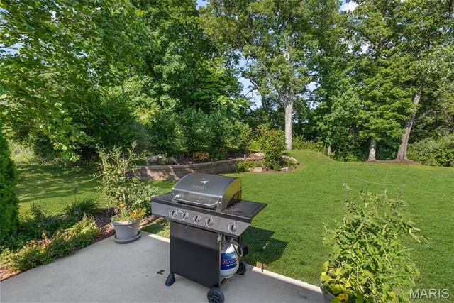 $389,000 | 972 Half Moon Lane, Caseyville, IL 62232