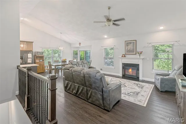 $389,000 | 972 Half Moon Lane, Caseyville, IL 62232