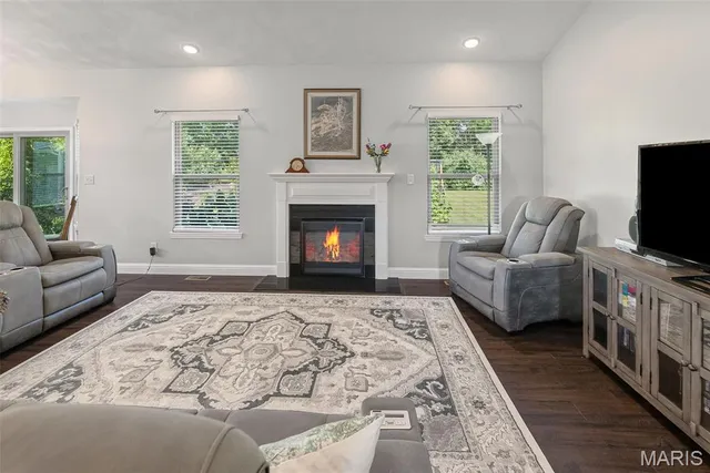 $389,000 | 972 Half Moon Lane, Caseyville, IL 62232