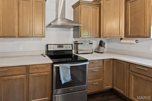 $389,000 | 972 Half Moon Lane, Caseyville, IL 62232