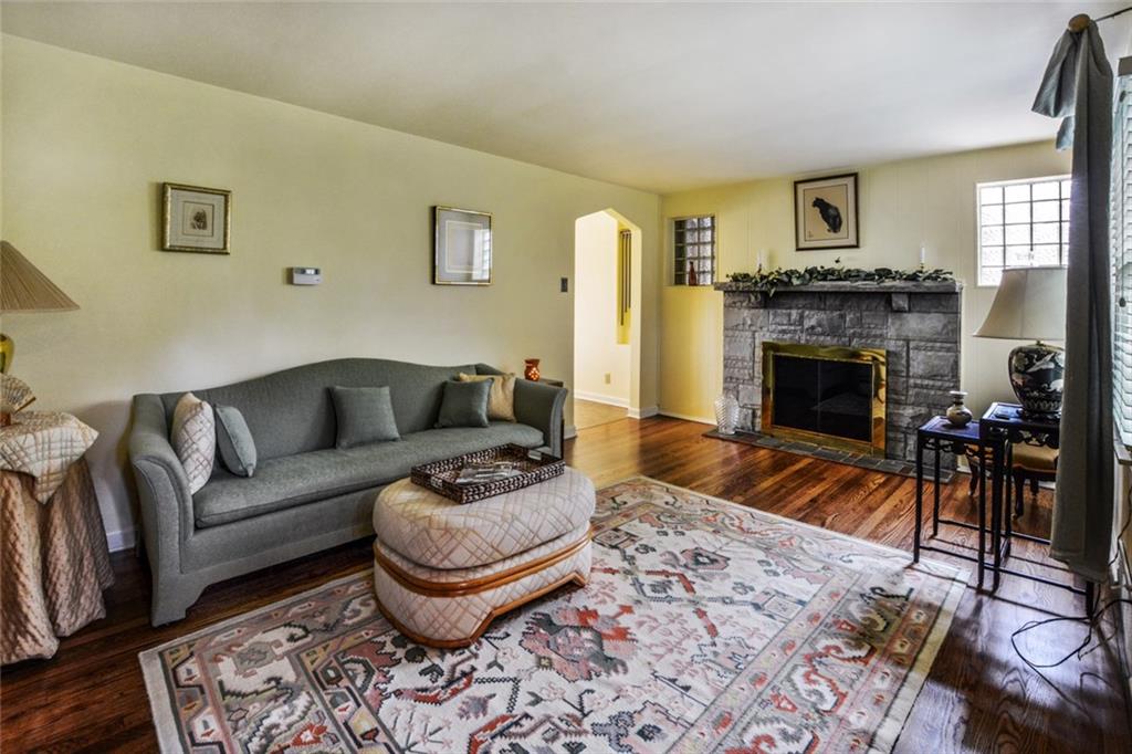 1385 Morrow Road Pittsburgh, PA 15241 - Photo 5 of 16 Gallery Image 5