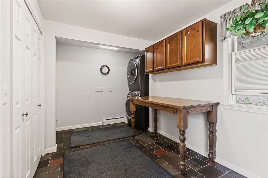 364 Island Cottage Road Greece, NY 14612 - Photo 8 of 49