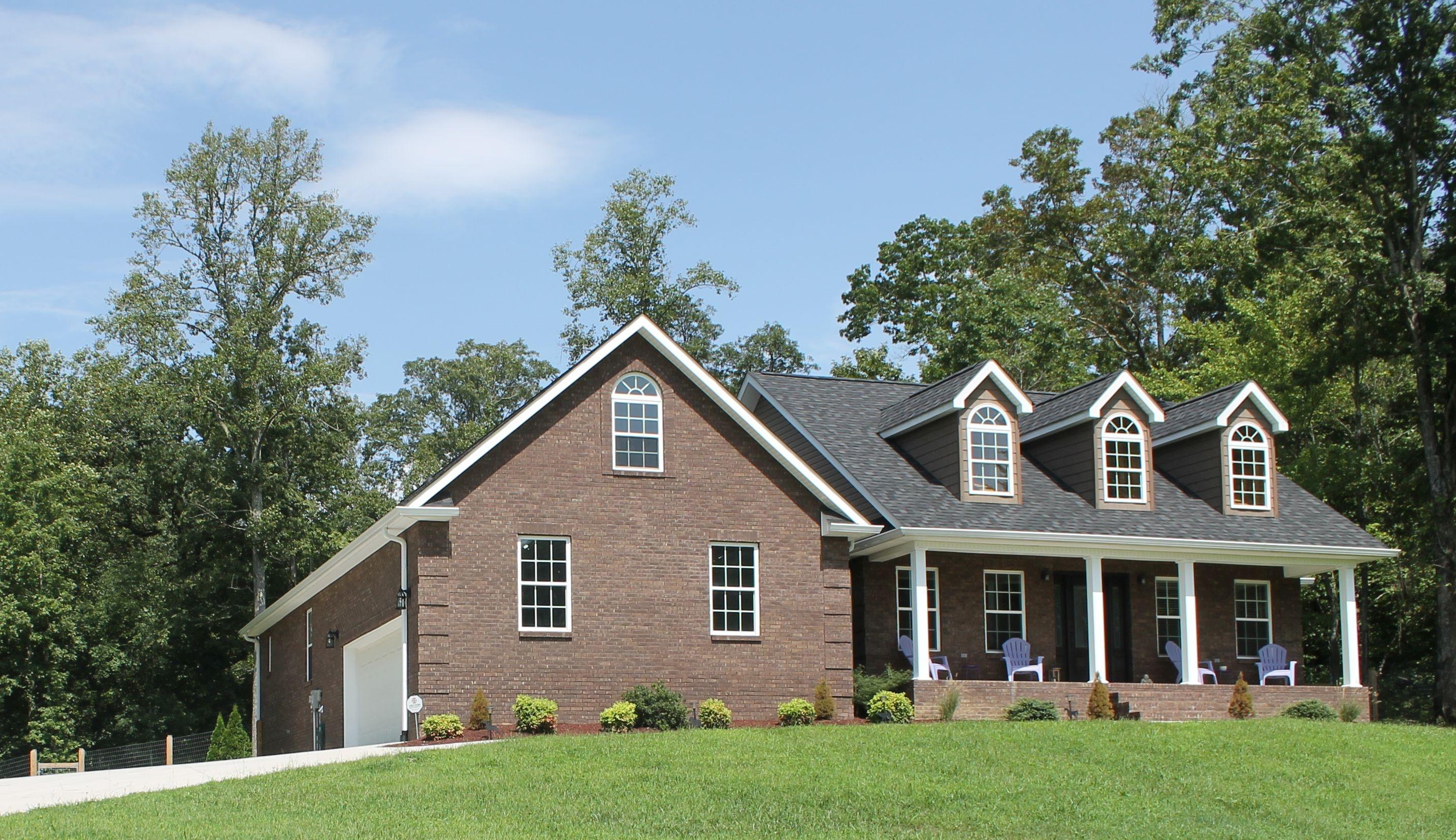 256 Bush Road Clinton, TN 37716 - Photo 2 of 35 FRONT of home with side, drive