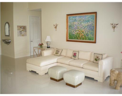 7738 Rinehart Drive Boynton Beach, FL 33437 - Photo 2 of 24 LIVING ROOM