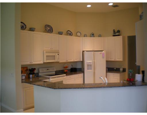 7738 Rinehart Drive Boynton Beach, FL 33437 - Photo 6 of 24 KITCHEN
