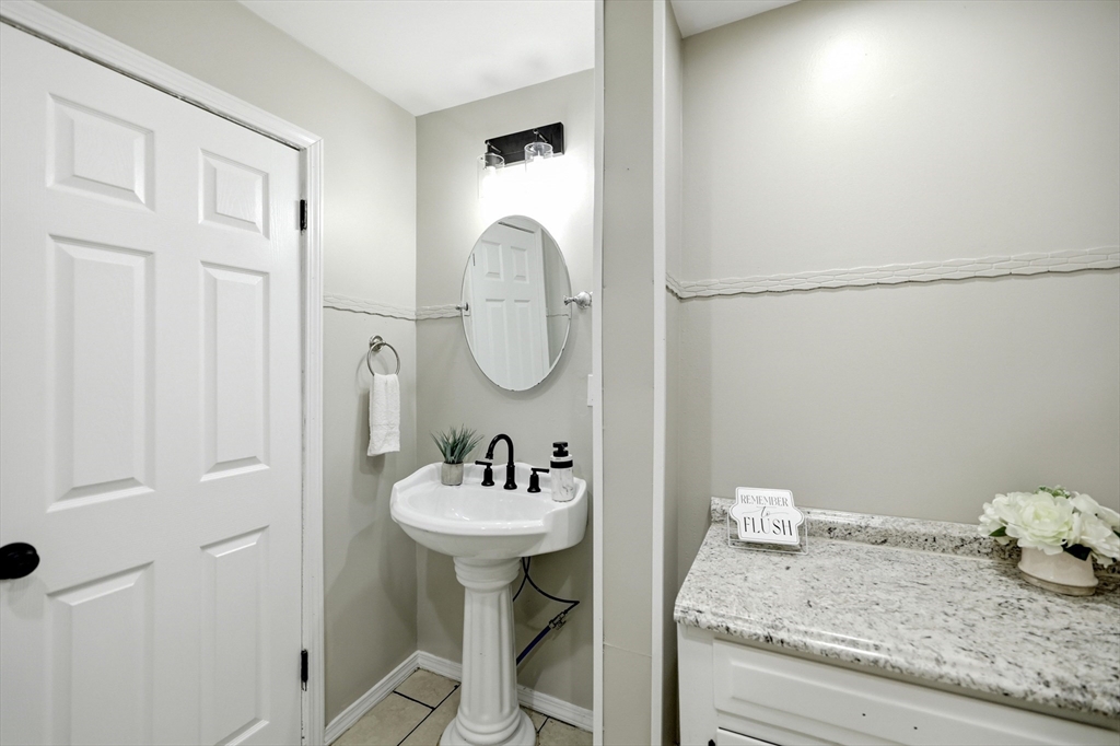 341-343 White Street Springfield, MA 01108 - Photo 13 of 27