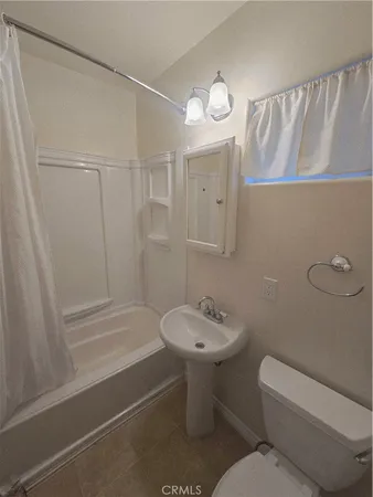 $2,900 | 515 South Helberta Avenue, Redondo Beach, CA 90277