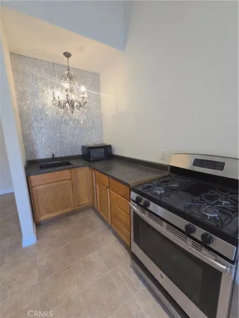 $2,900 | 515 South Helberta Avenue, Redondo Beach, CA 90277