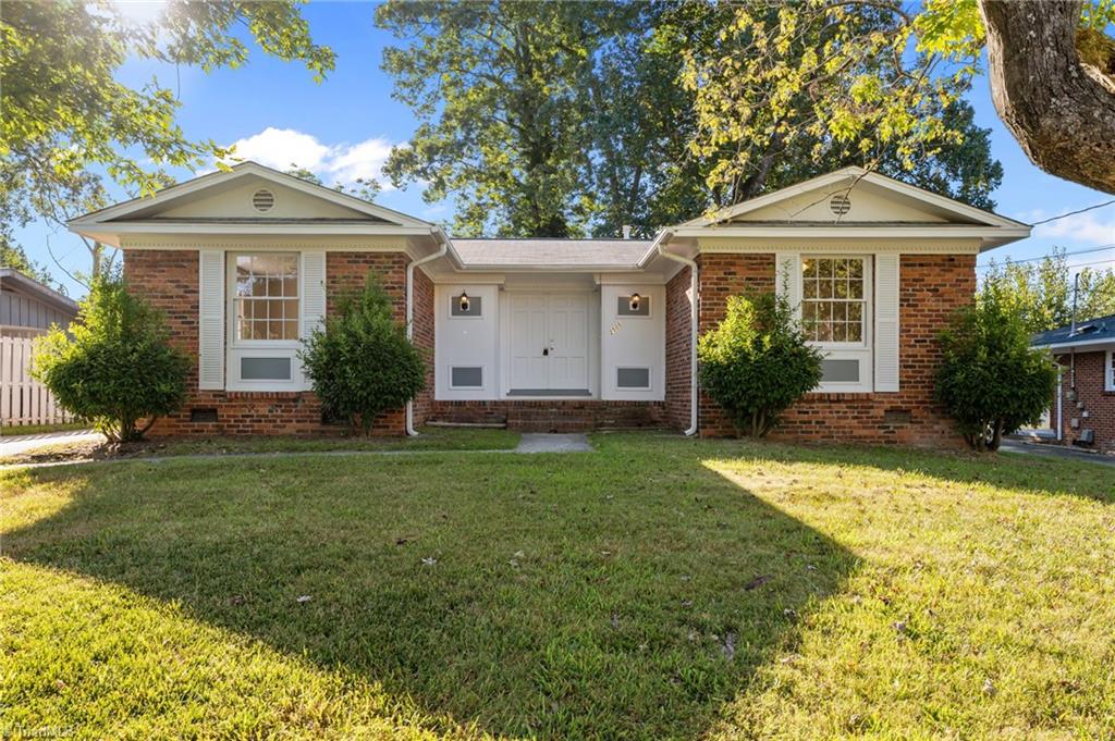 Lovely and move-in ready, 3-bedroom brick home in Greensboro!