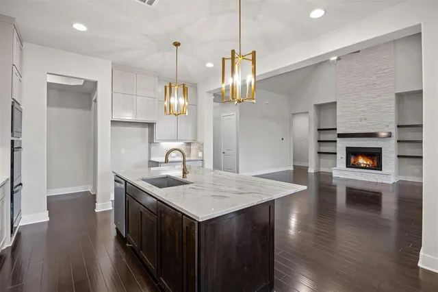 $699,900 | 121 Aiden Drive, Waxahachie, TX 75165