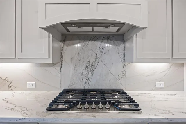 $699,900 | 121 Aiden Drive, Waxahachie, TX 75165