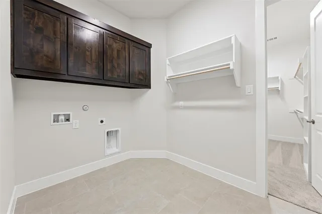 $699,900 | 121 Aiden Drive, Waxahachie, TX 75165