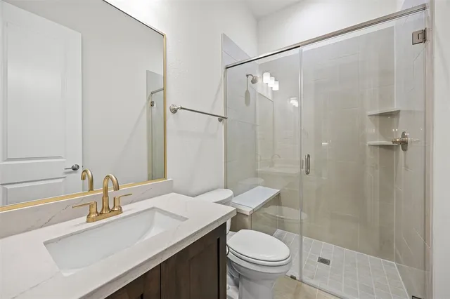 $699,900 | 121 Aiden Drive, Waxahachie, TX 75165