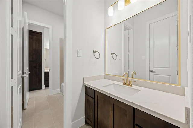 $699,900 | 121 Aiden Drive, Waxahachie, TX 75165