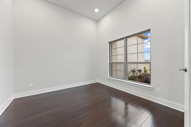 $699,900 | 121 Aiden Drive, Waxahachie, TX 75165