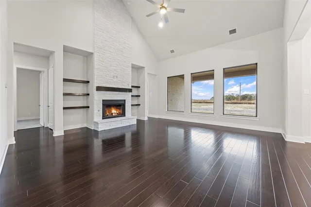 $699,900 | 121 Aiden Drive, Waxahachie, TX 75165