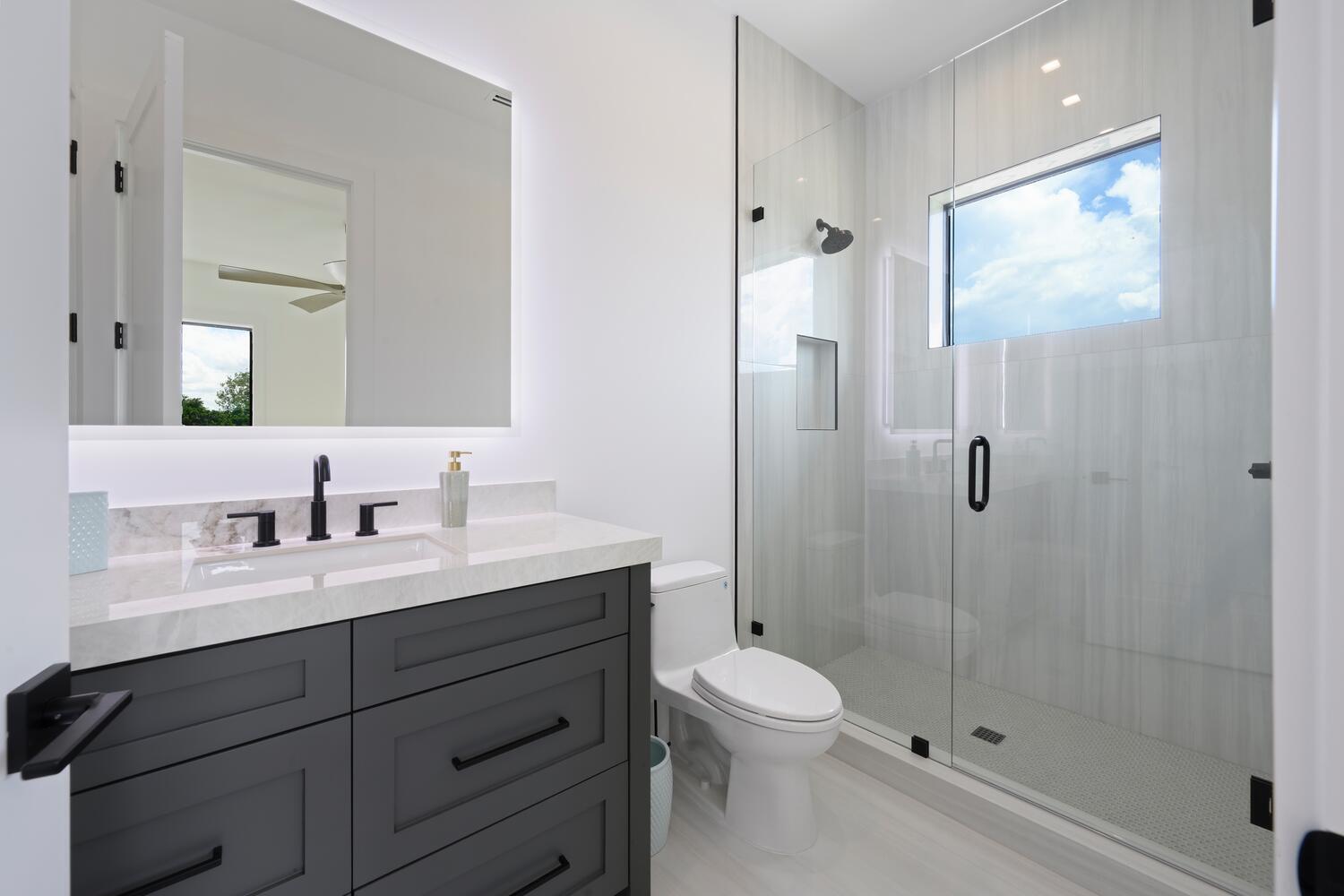 11288 West Teach Road Palm Beach Gardens, FL 33410 - Photo 38 of 88 GUEST BATHROOM 2ND FLOOR