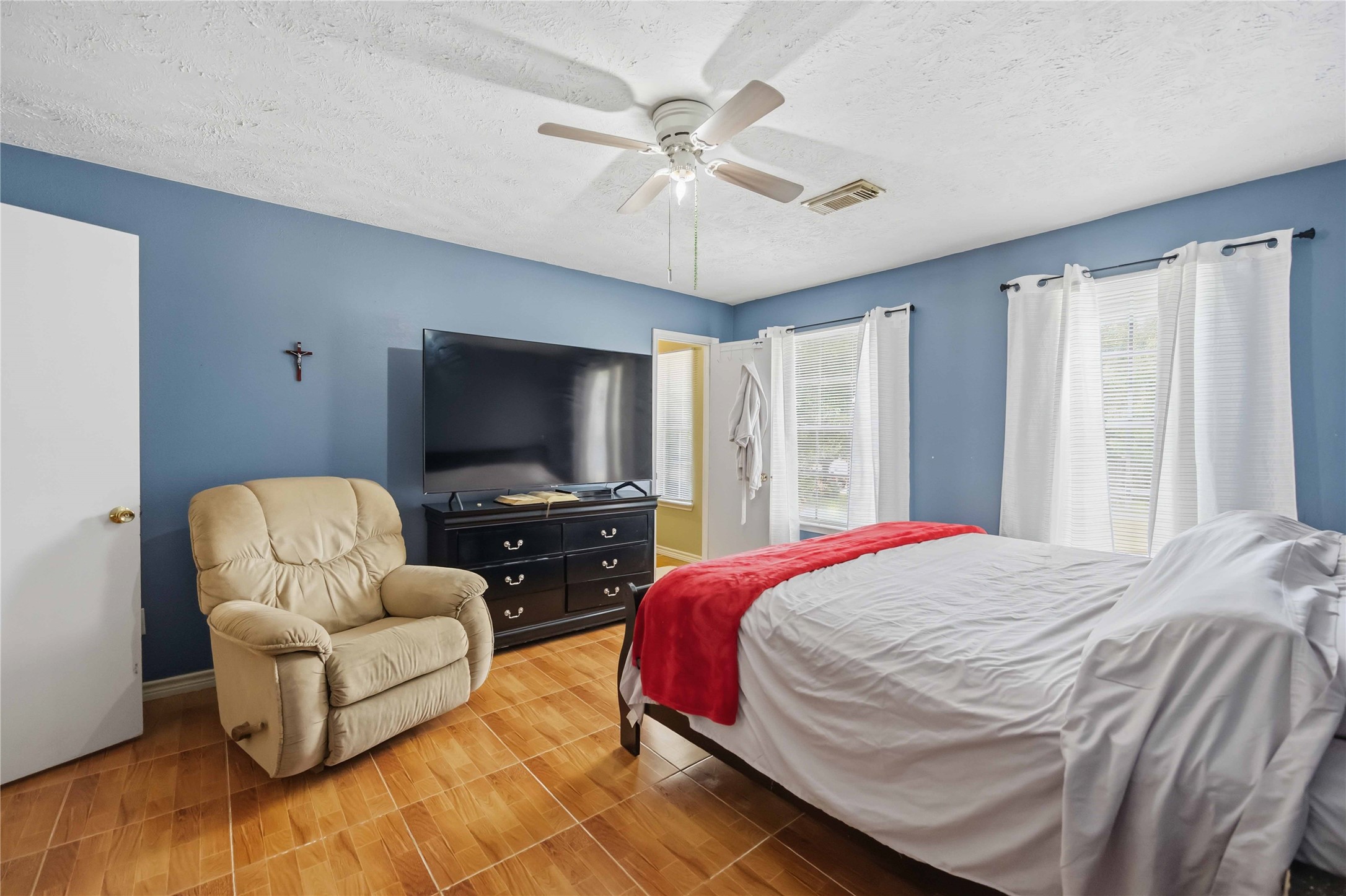 6802 Cheshire Park Road Houston, TX 77088 - Photo 12 of 26