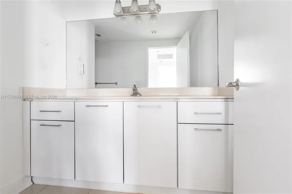 $3,300 | 401 69th Street, Unit 1413, Miami Beach, FL 33141