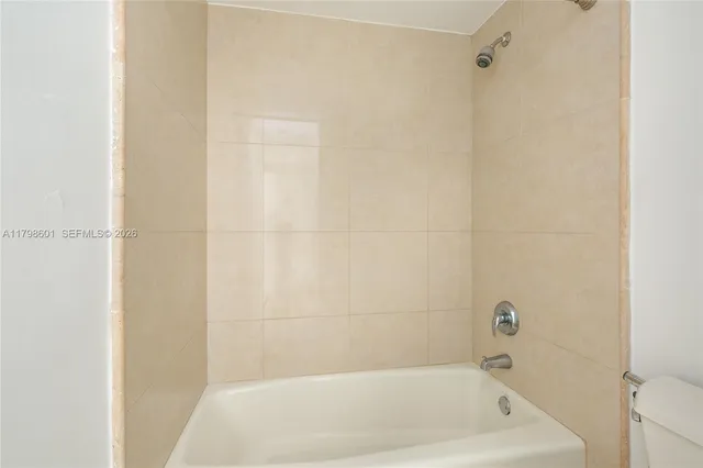 $3,300 | 401 69th Street, Unit 1413, Miami Beach, FL 33141