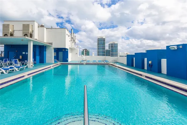 $3,300 | 401 69th Street, Unit 1413, Miami Beach, FL 33141