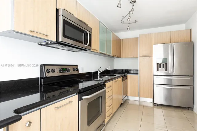 $3,300 | 401 69th Street, Unit 1413, Miami Beach, FL 33141