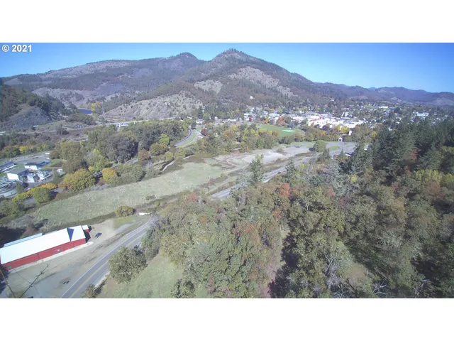 a black and white photo of a mountain